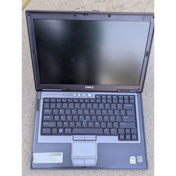 Dell Latitude D630 Intel Core 2 Duo 2.00 Ghz 14" Laptop - Picture 1 of 3
